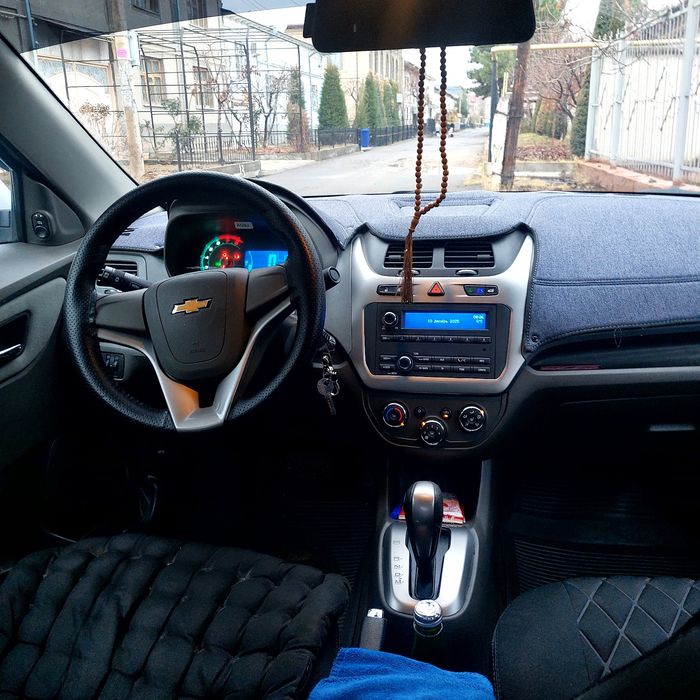 Автомобиль шевролет кобольта