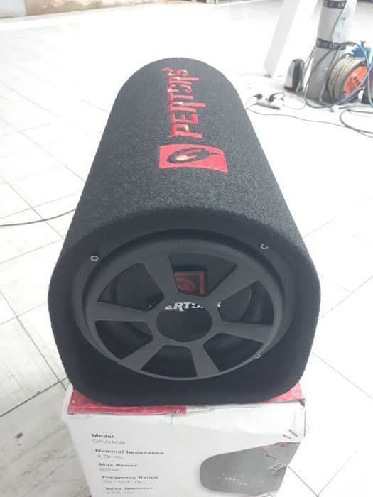 Sabufer usikiteli bilan bass beruvchi