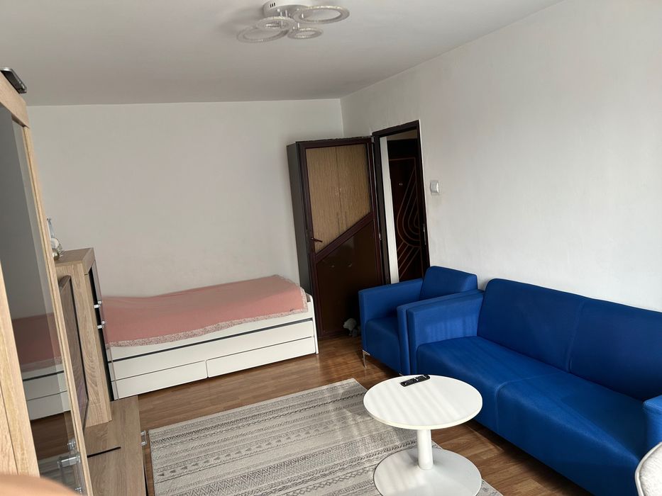 Direct proprietar,închiriez apartament de două camere