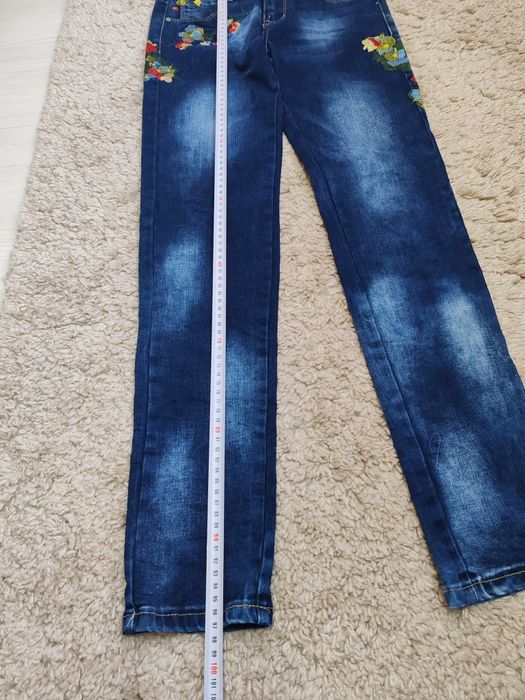 Pantaloni blugi cu broderie noi