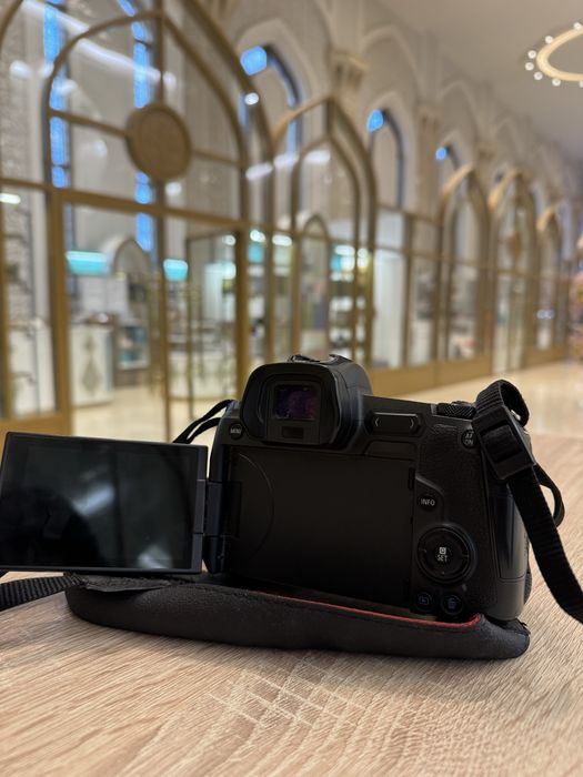 Продам Canon eos R