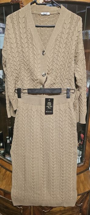 Compleu bluza si fusta