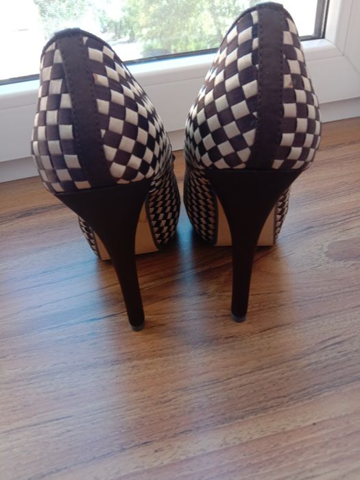 Продам новые туфли