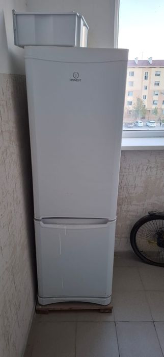 Холодильник б/у .