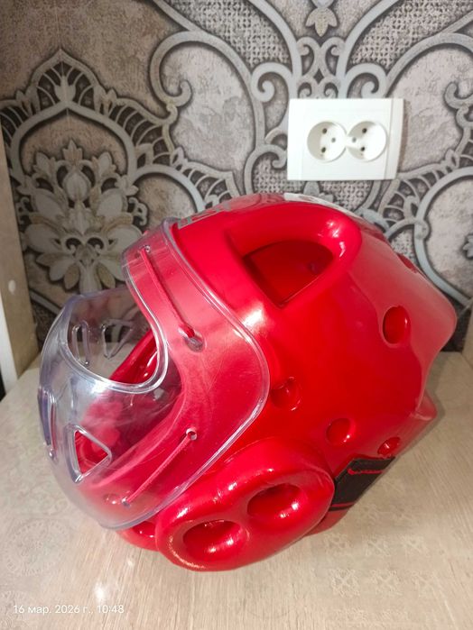 Шлем для каратэ или тэйквандо