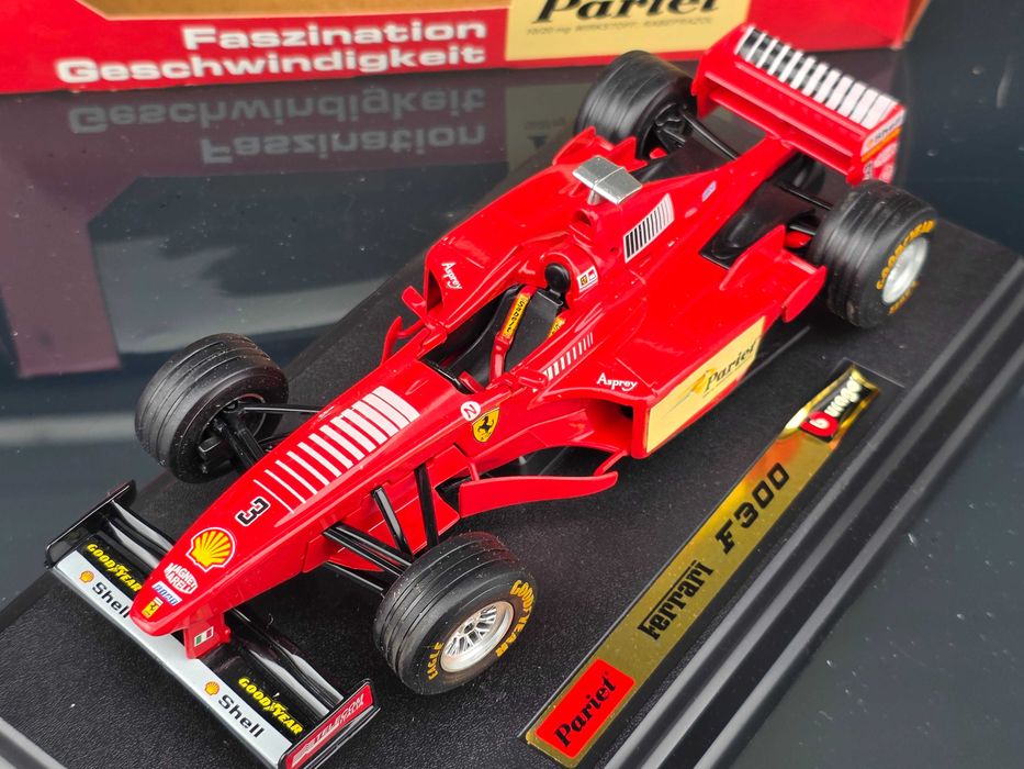Macheta Auto 1/24 Burago Ferrari F300 Formula 1 F1
