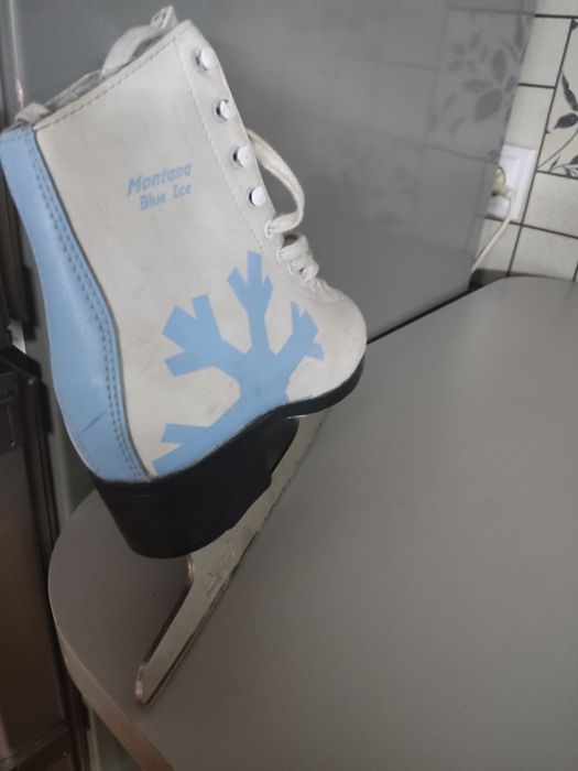 Продам фигурные коньки