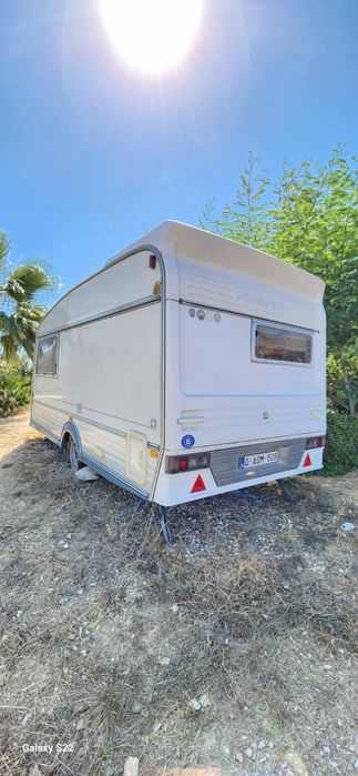 Двуместна каравана