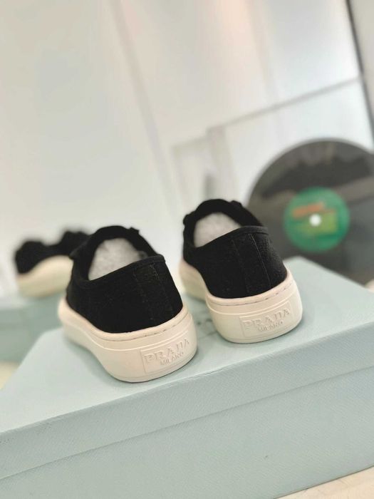 Aduc pe comanda Adidasi PRADA orice model