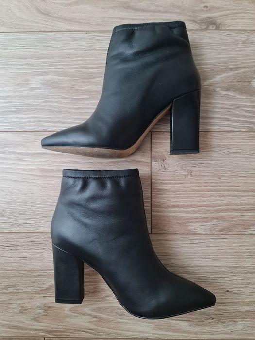 Ghete cu toc, marime 37