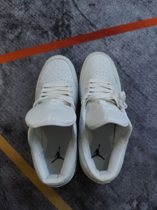 продам белые форсы