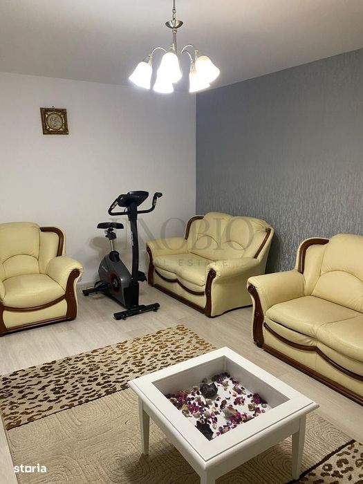 Apartament cu 3 camere / Panduri / Decomandat