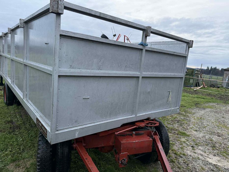 Remorca basculabila spre spate  8 tone