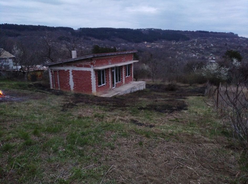 Къща, Вила, с голям двор и гледка