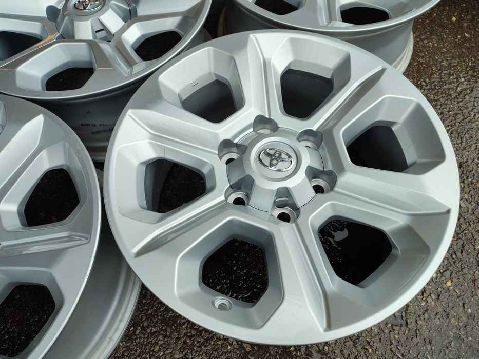 17" оригинални алуминиеви джанти за Toyota Land cruiser...