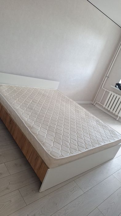 Продам б/у 2спальную кровать