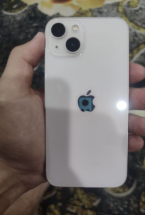 Продам iphone 13.