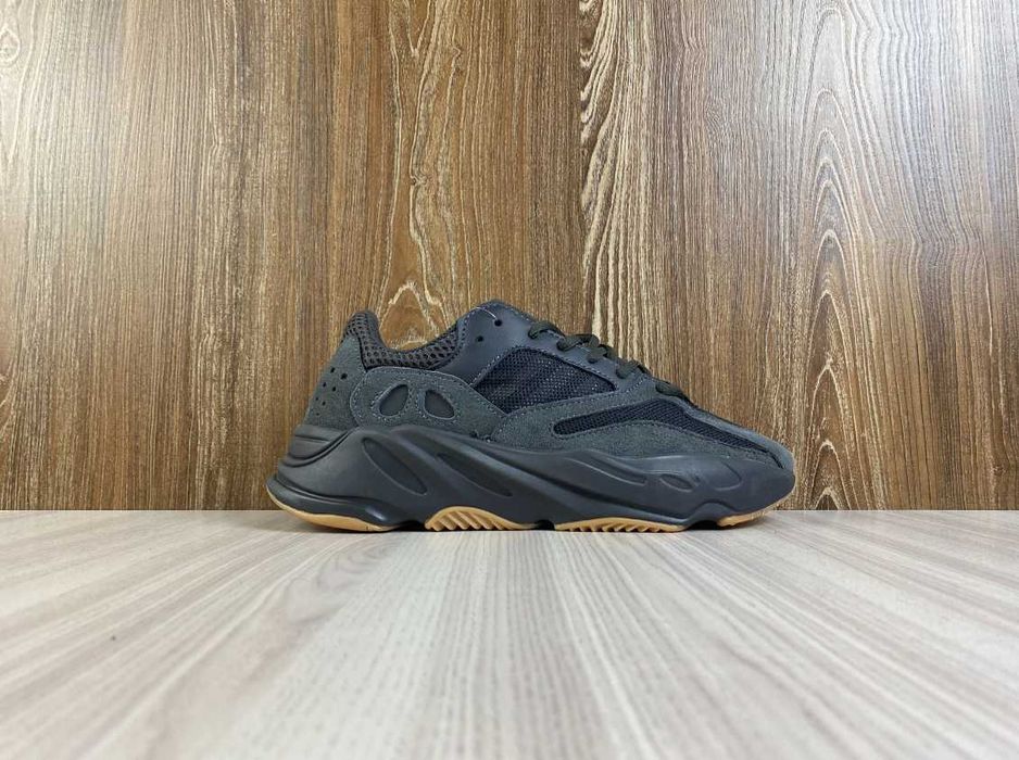 Adidas Yeezy Boost 700 Utility Black