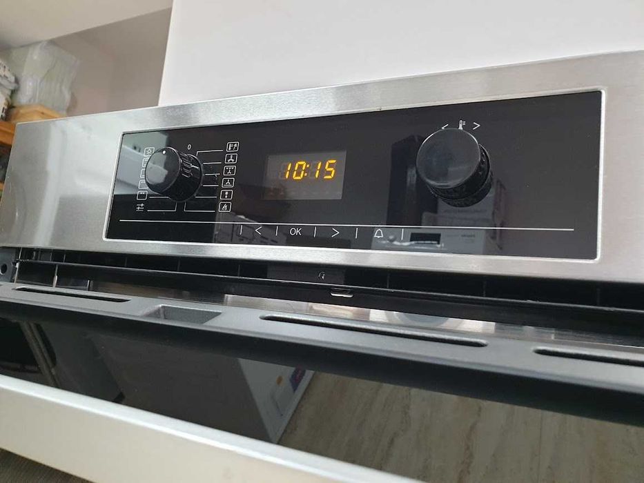 43L - Малка Miele Фурна с пиролиза за вграждане