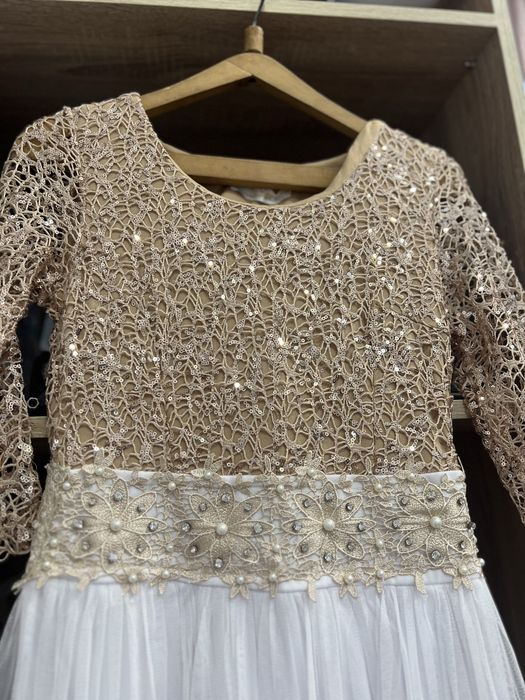 Нарядное красивое платье