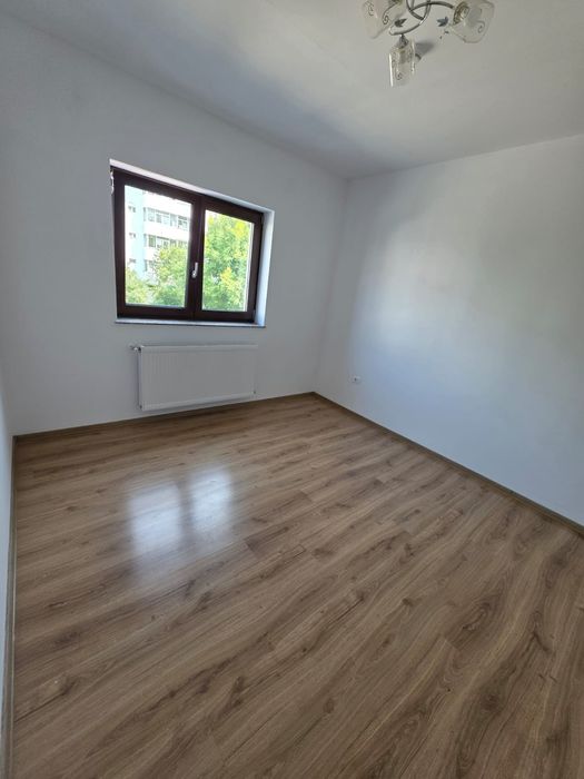 Închiriez apartament 2 camere SD