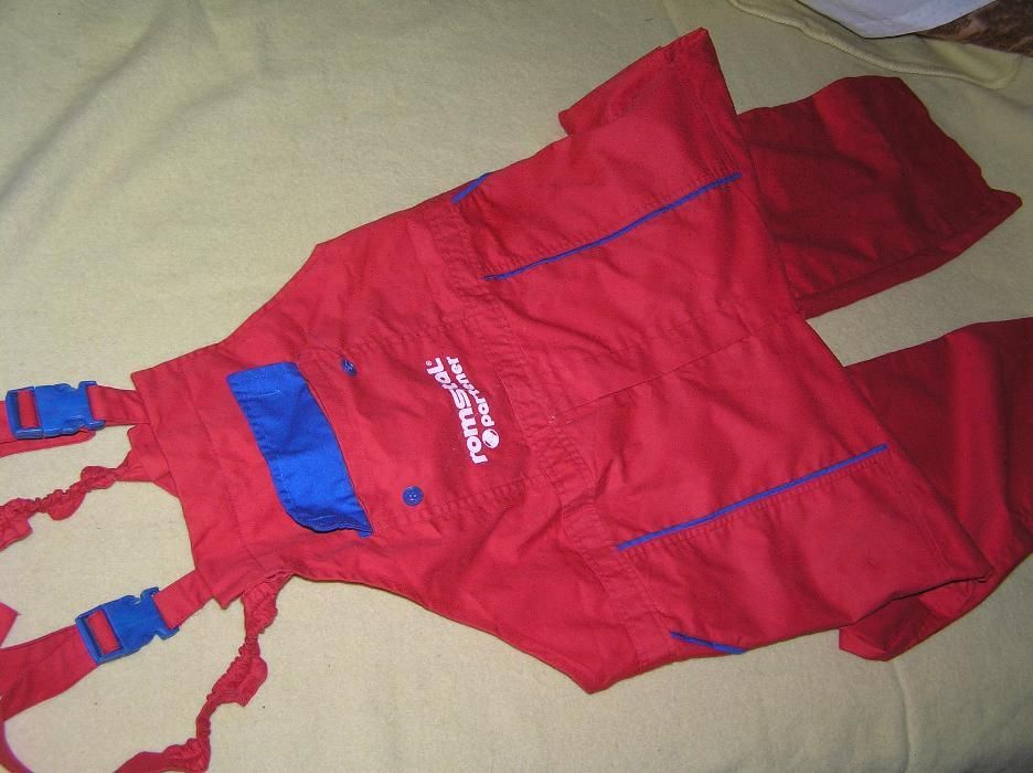 pantaloni pieptar cu bluza