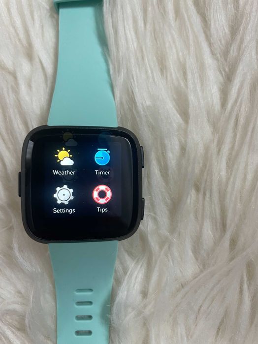 Ceas smartwatch Fitbit Versa  Negru