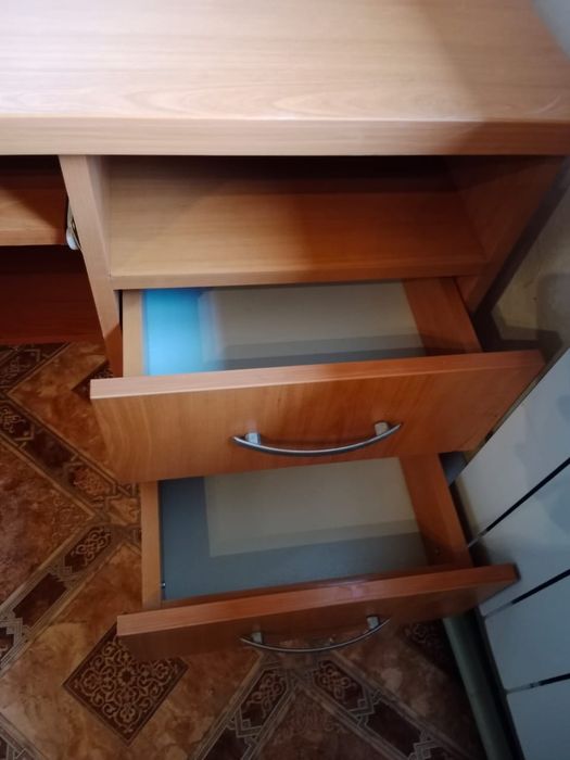 Продаётся рабочий стол