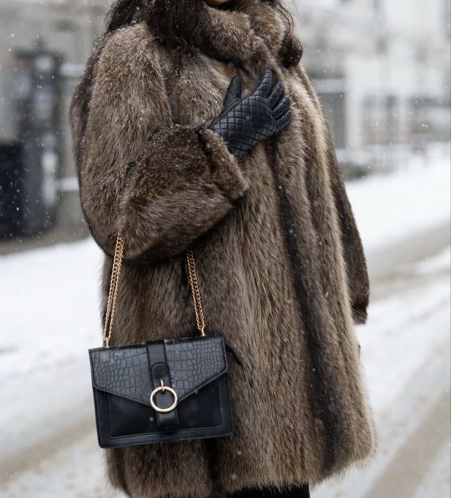 Бежово  палто естествен косъм