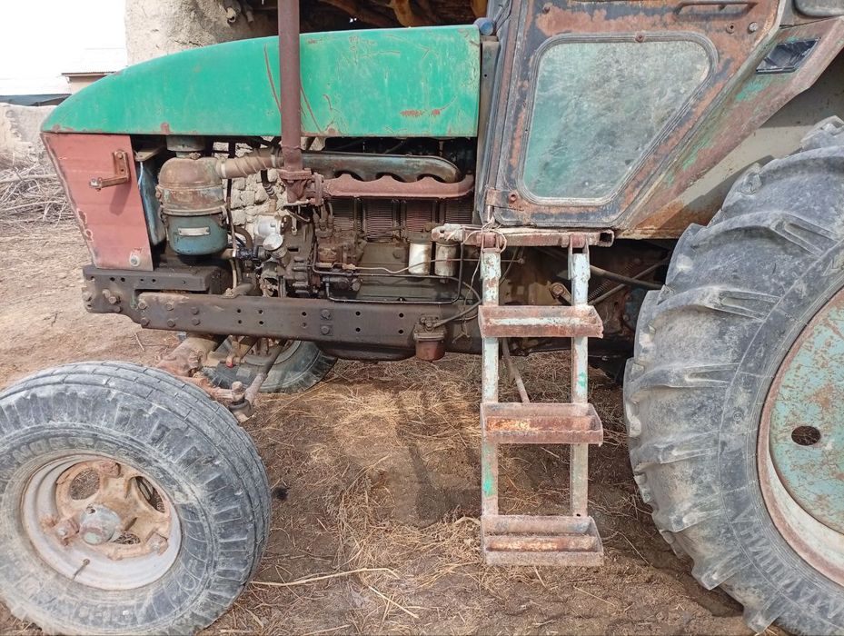 Traktor 28 sotiladi