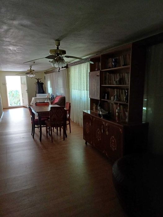 Casa spatioasa, 6 camere, 2 bucatarii + Anexe, Teren 1971mp