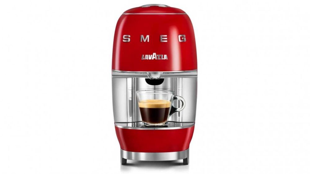 Кафемашина SMEG Lavazza - НОВА