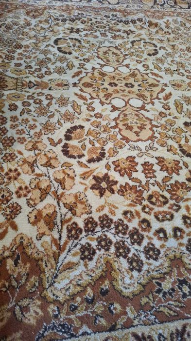 Килим тип персийски