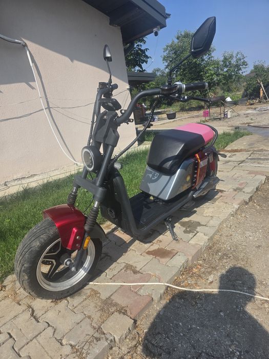 De vanzare scuter electric sport 701 baterie mare 20 amperi,