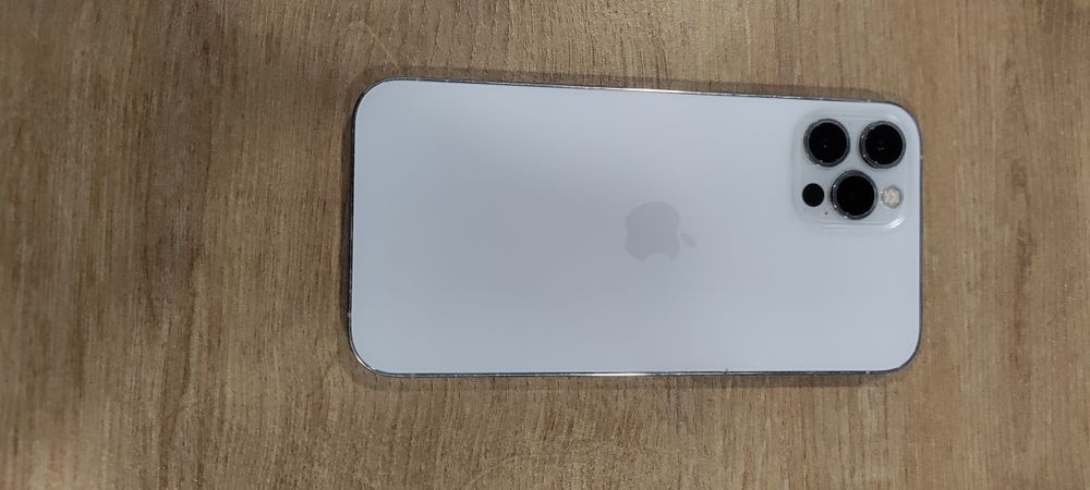 Продам айфон 12 pro