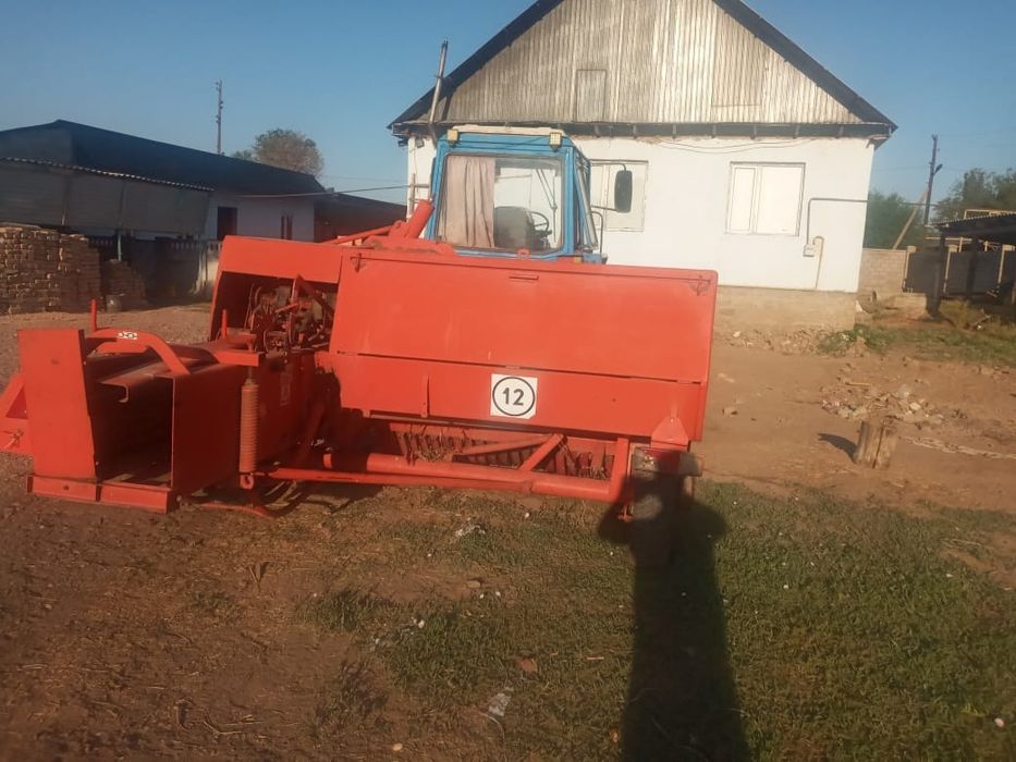 Трактор пресс подборщик