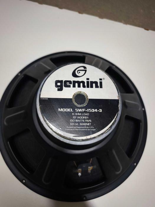 Vând difuzoare Gemini SWF-1534-3 – 15" (38 cm), 150W RMS, 8 Ohmi