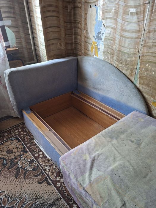 Угловой диванчик