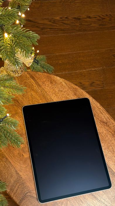 iPad Pro M2 12.9 с magic keyboard