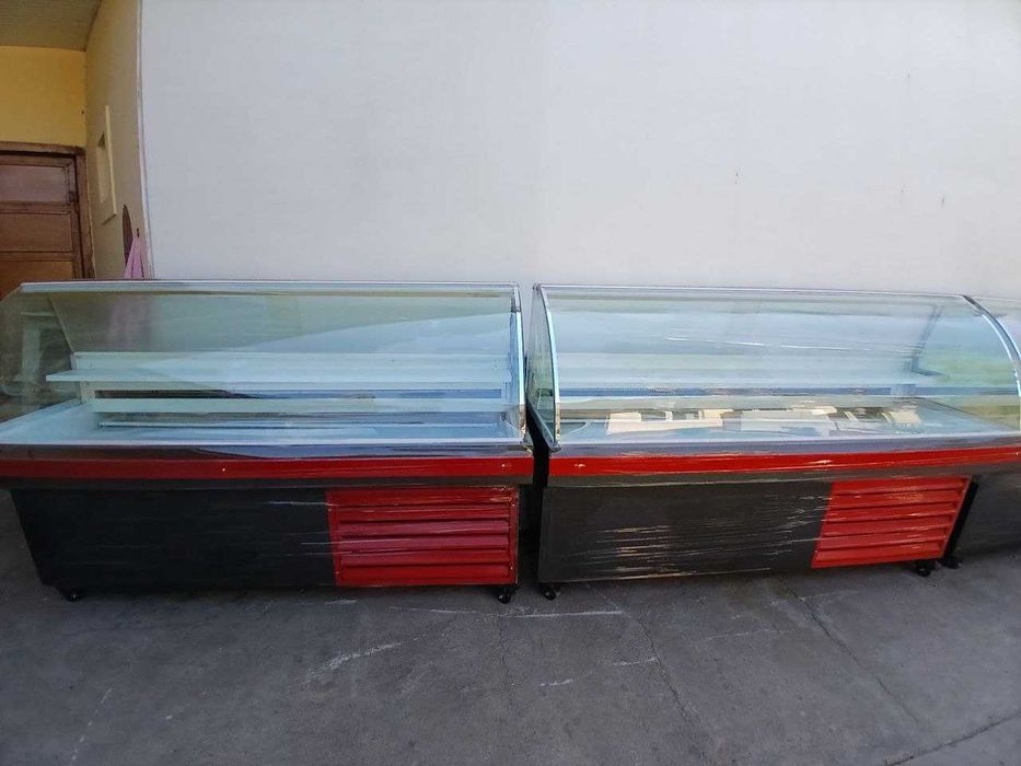 АЗН  Витрина  холодильник  сотилади  состаяния  идиал
