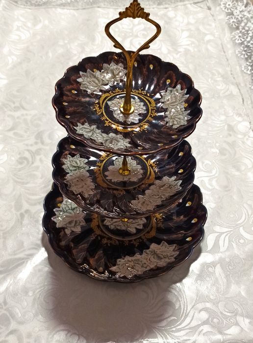 Qora shaxzoda idishlari sotiladi