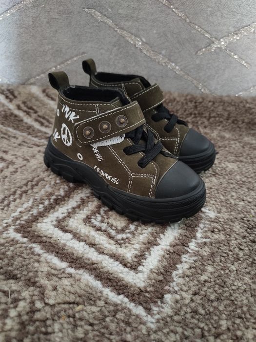 Продам ботиночки для мальчика