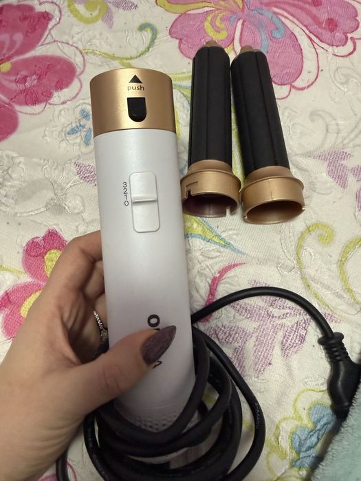 Уред тип dyson за къдрици