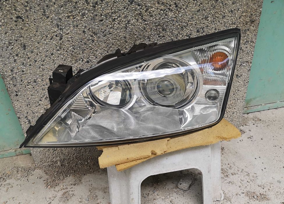 Оригинален фар Форд Мондео  Ford Mondeo Ksenon