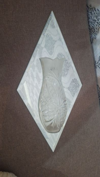 Продам зеркало с вазой