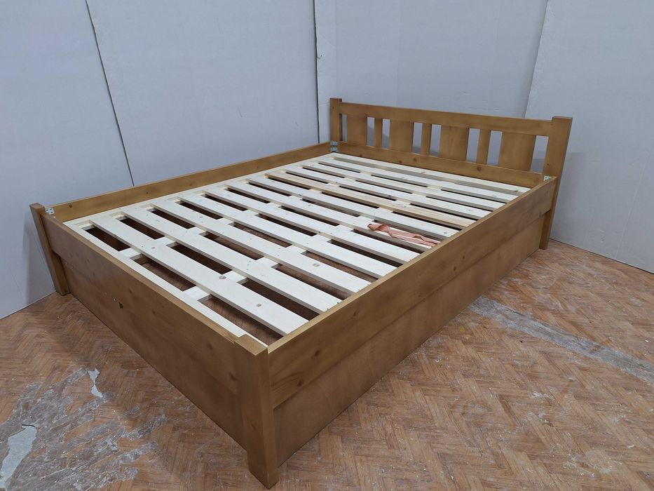 TRANSPORT GRATUIT.Pat din lemn masiv. cu spatiu pt depozitare Cod 208