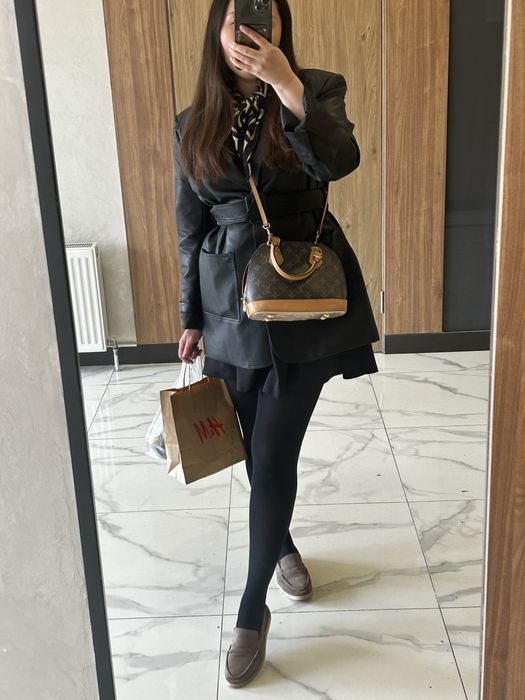 Продам сумку LV в красивом цвете