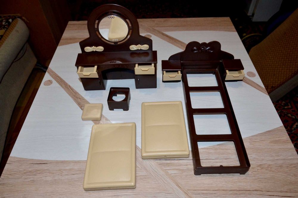 Детские игрушки(кукольная мебель)