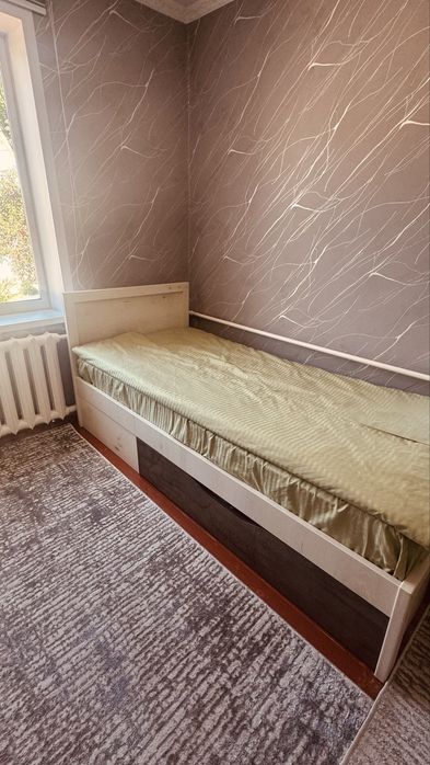 Срочно продам спальный гарнитур