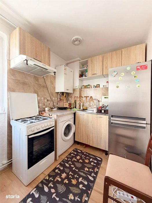 Garsoniera etaj 24 , centrala proprie, Tractorul, Brasov — fotografia 3